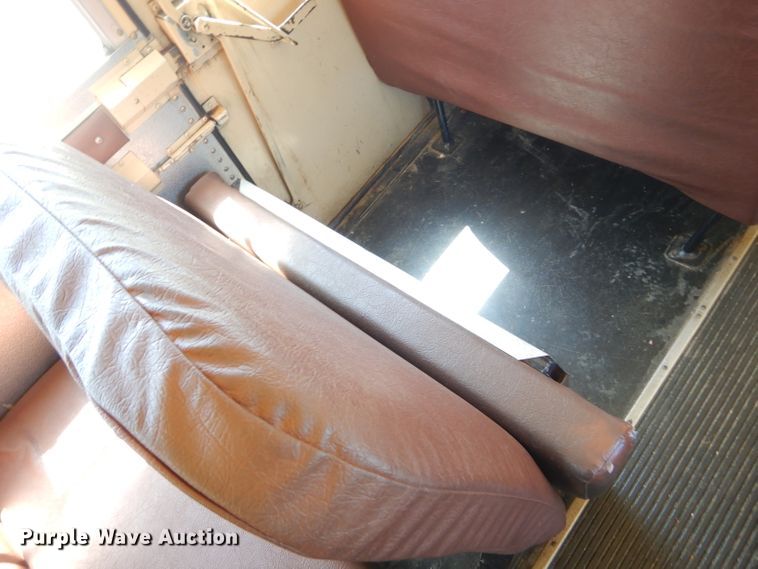 image for item FC9833 1995 International 3800 school bus