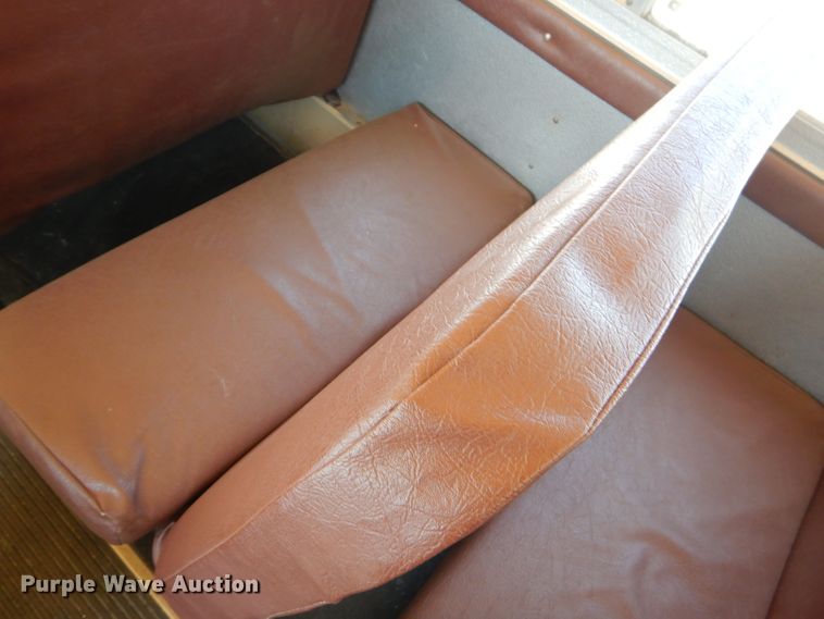 image for item FC9833 1995 International 3800 school bus