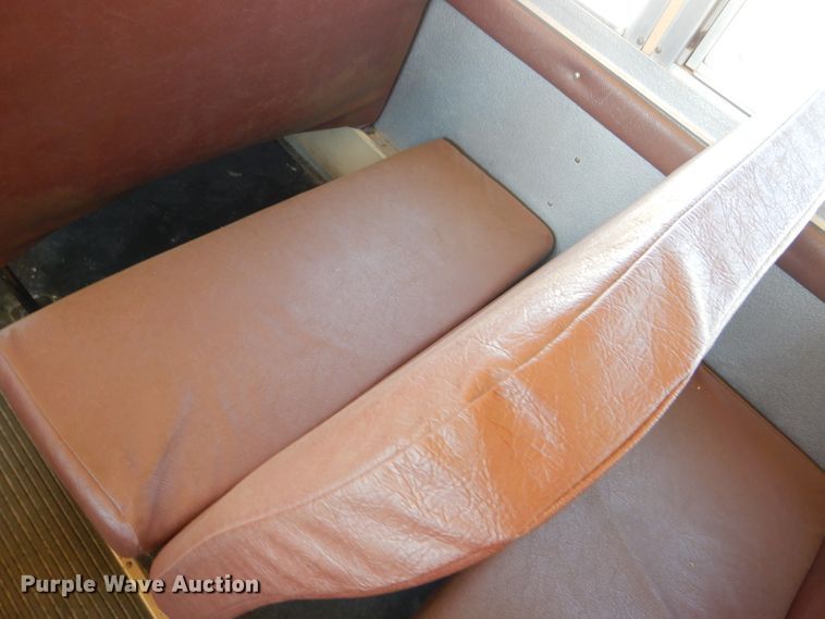 image for item FC9833 1995 International 3800 school bus