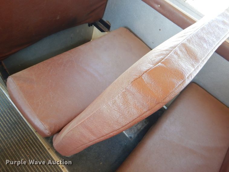 image for item FC9833 1995 International 3800 school bus