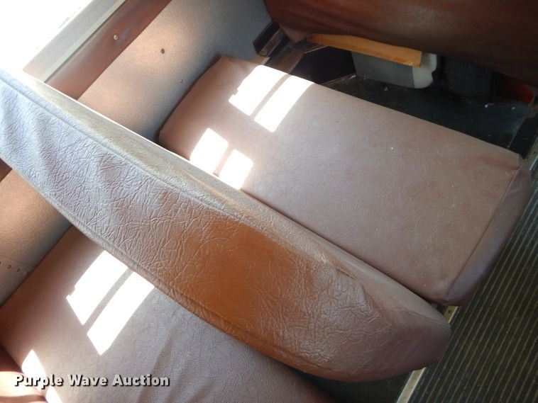 image for item FC9833 1995 International 3800 school bus