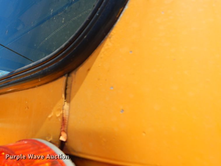 image for item FC9833 1995 International 3800 school bus