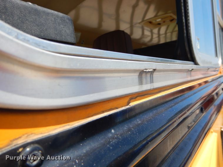 image for item FC9833 1995 International 3800 school bus