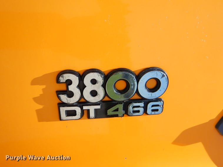 image for item FC9833 1995 International 3800 school bus