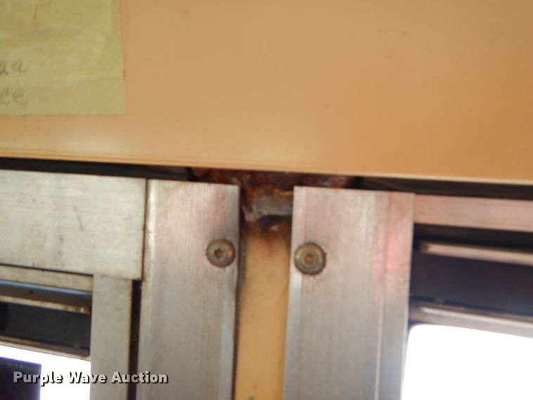 image for item FC9833 1995 International 3800 school bus