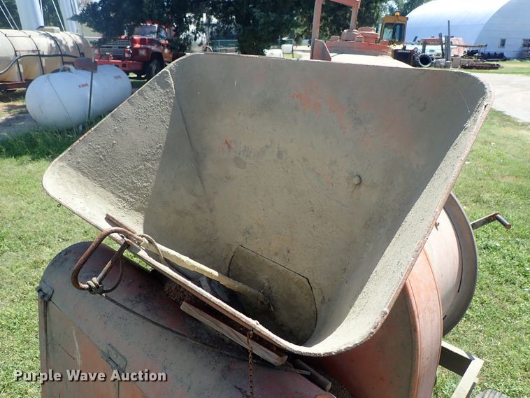 image for item FE9984 Cement mixer
