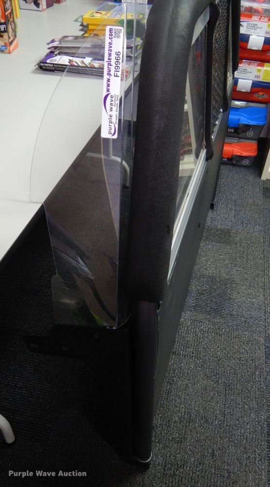 image for item FI9966 2010 Chevrolet Impala cage divider