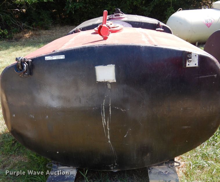 image for item FI9976 (2) fuel tanks