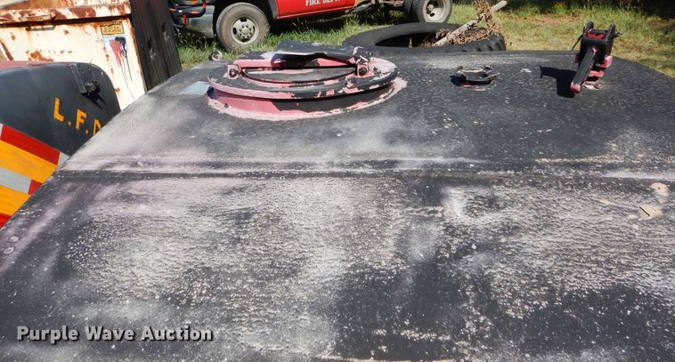 image for item FI9976 (2) fuel tanks