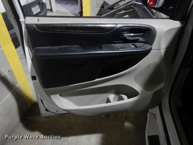 image for item FT9360 2014 Dodge Grand Caravan van