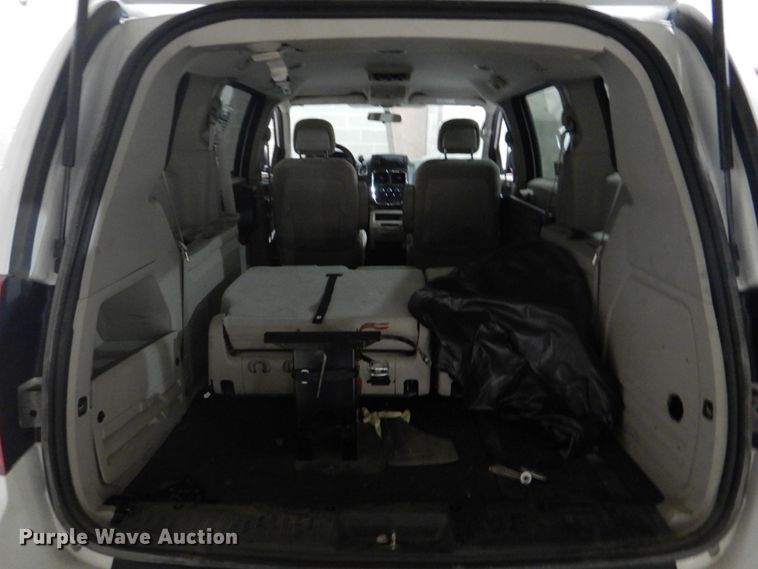 image for item FT9360 2014 Dodge Grand Caravan van