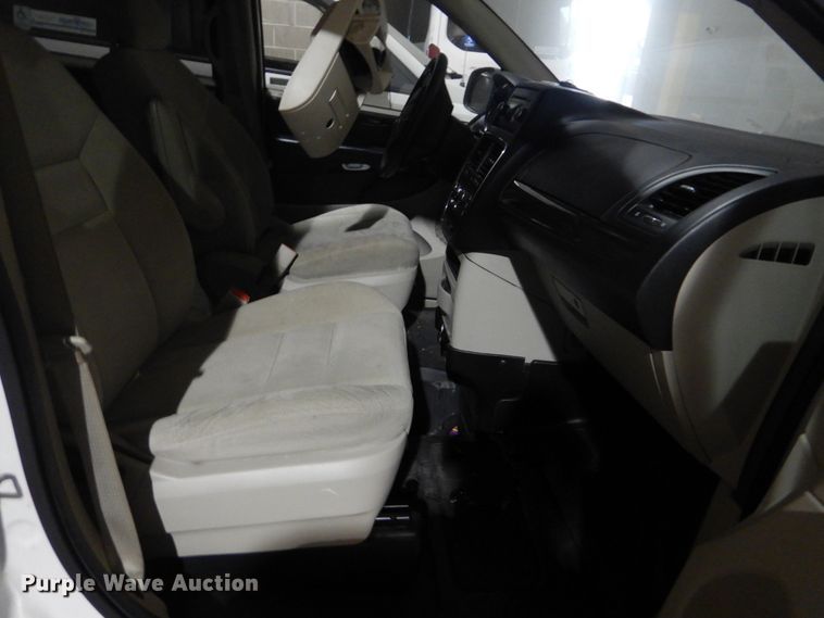 image for item FT9361 2014 Dodge Grand Caravan van