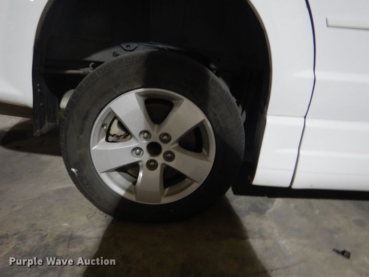 image for item FT9361 2014 Dodge Grand Caravan van