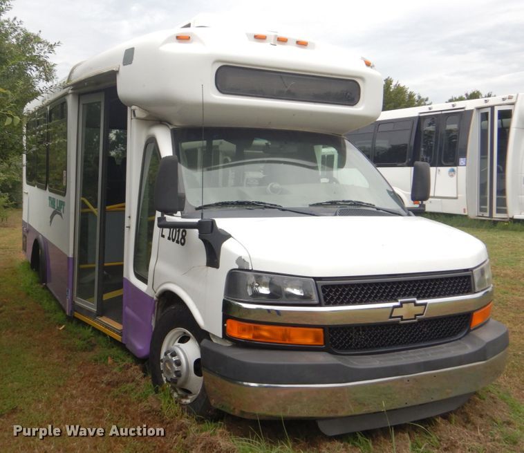image for item FT9362 2010 Chevrolet Express G4500 shuttle bus