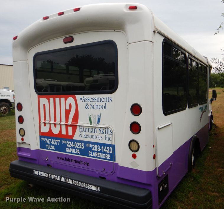 image for item FT9362 2010 Chevrolet Express G4500 shuttle bus