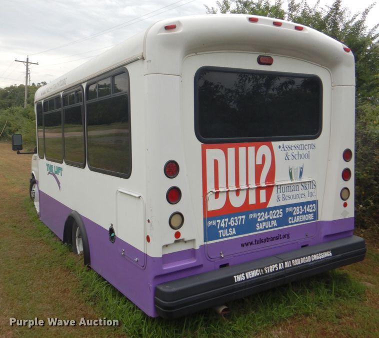 image for item FT9362 2010 Chevrolet Express G4500 shuttle bus