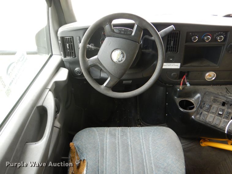 image for item FT9362 2010 Chevrolet Express G4500 shuttle bus