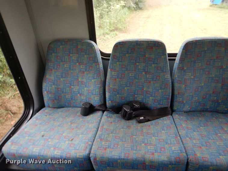 image for item FT9362 2010 Chevrolet Express G4500 shuttle bus