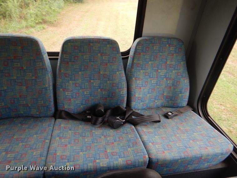 image for item FT9362 2010 Chevrolet Express G4500 shuttle bus