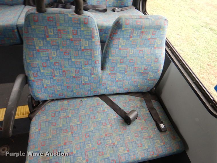 image for item FT9362 2010 Chevrolet Express G4500 shuttle bus