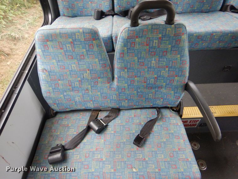 image for item FT9362 2010 Chevrolet Express G4500 shuttle bus