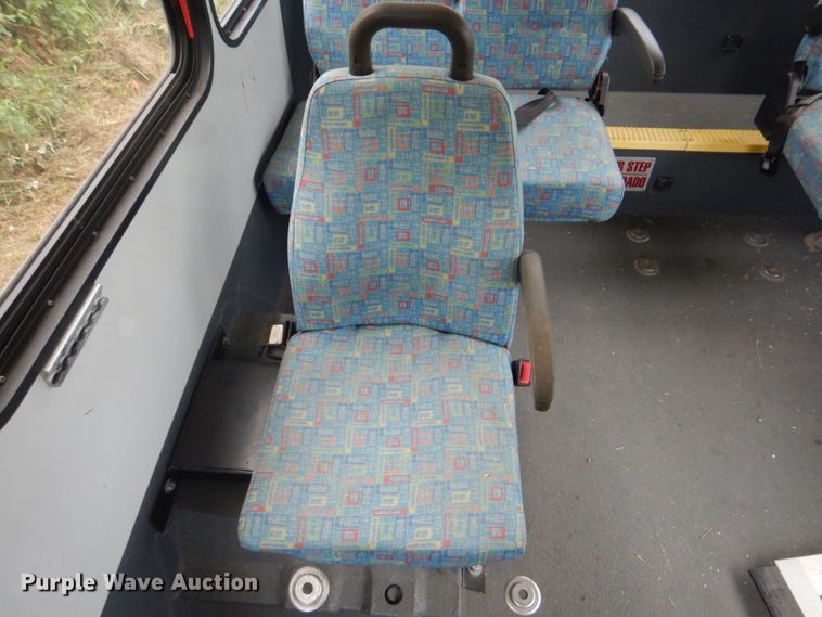 image for item FT9362 2010 Chevrolet Express G4500 shuttle bus