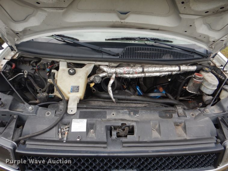 image for item FT9362 2010 Chevrolet Express G4500 shuttle bus