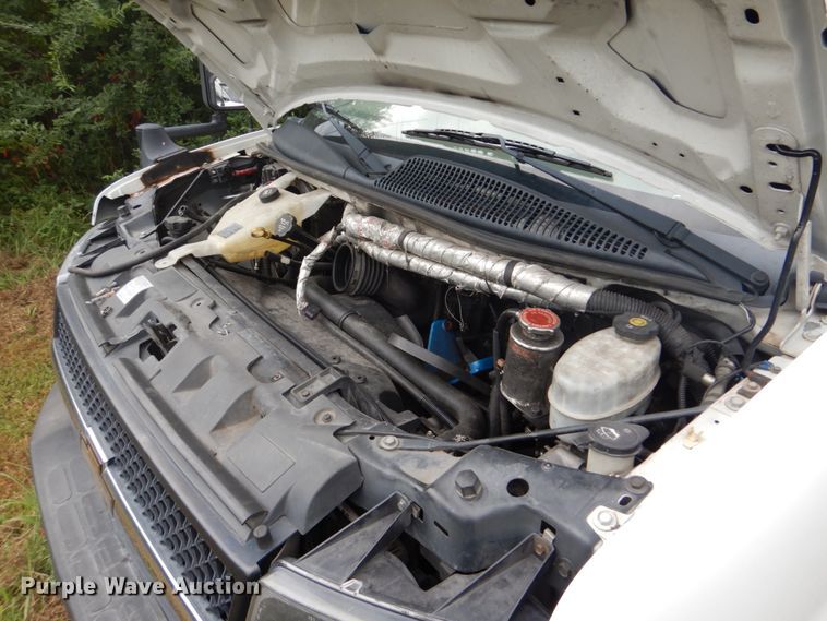 image for item FT9362 2010 Chevrolet Express G4500 shuttle bus