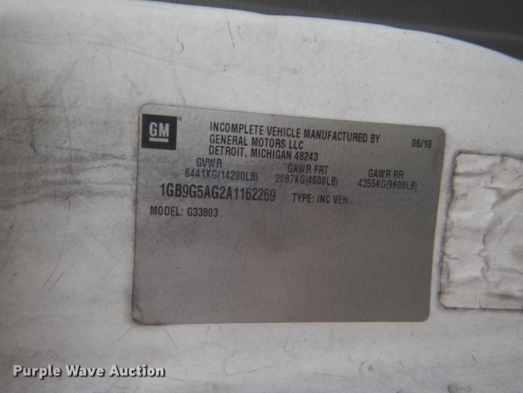 image for item FT9362 2010 Chevrolet Express G4500 shuttle bus