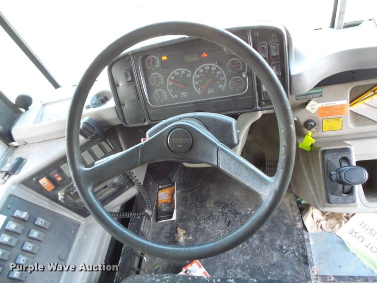 image for item FU9299 2005 Freightliner FS65 Thomas school bus