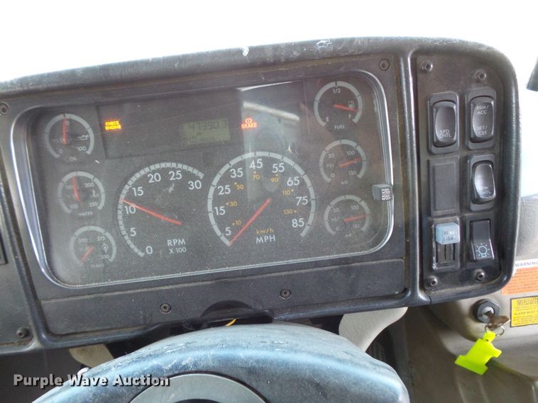 image for item FU9299 2005 Freightliner FS65 Thomas school bus