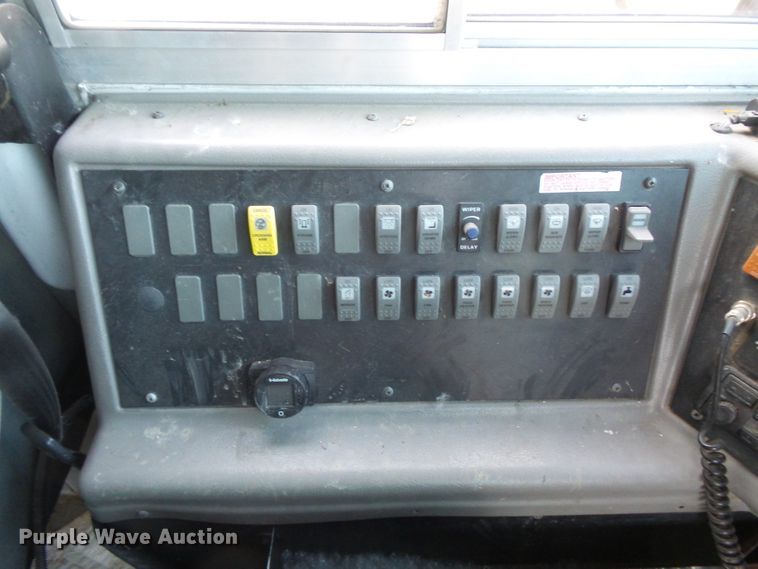 image for item FU9299 2005 Freightliner FS65 Thomas school bus