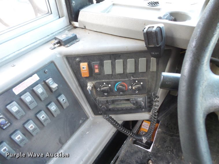 image for item FU9299 2005 Freightliner FS65 Thomas school bus