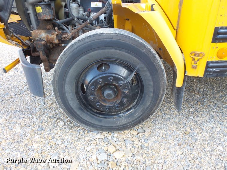 image for item FU9299 2005 Freightliner FS65 Thomas school bus