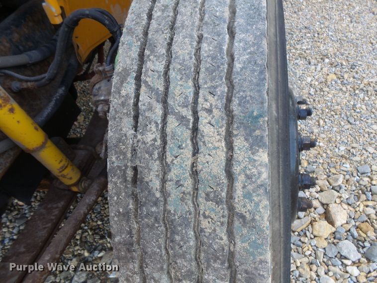 image for item FU9299 2005 Freightliner FS65 Thomas school bus