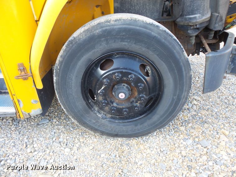 image for item FU9299 2005 Freightliner FS65 Thomas school bus