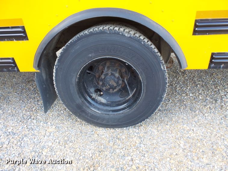 image for item FU9299 2005 Freightliner FS65 Thomas school bus