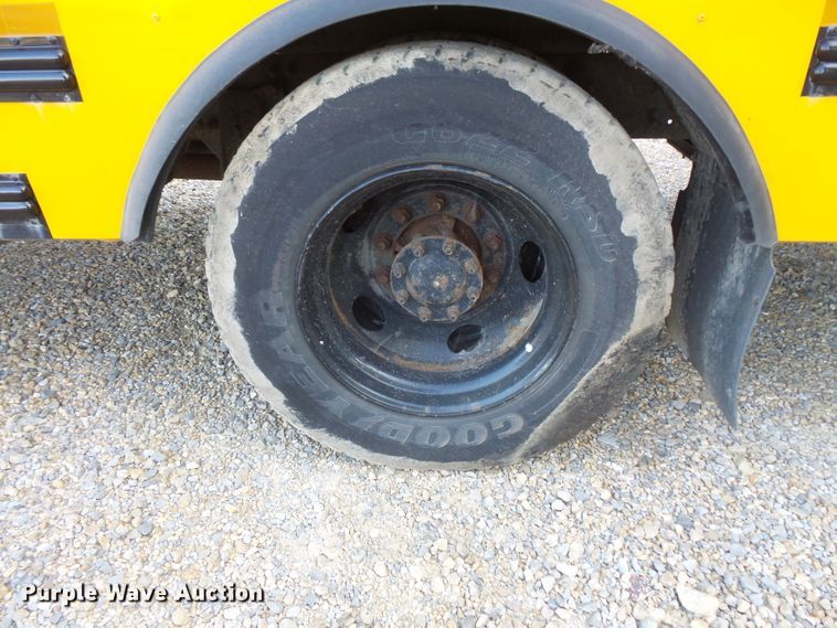 image for item FU9299 2005 Freightliner FS65 Thomas school bus