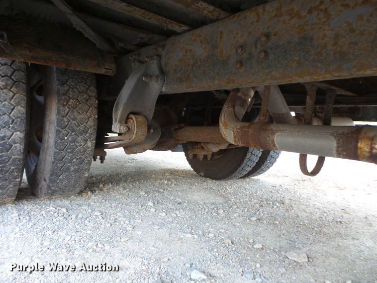 image for item FU9300 2005 Freightliner FS65 Thomas school bus