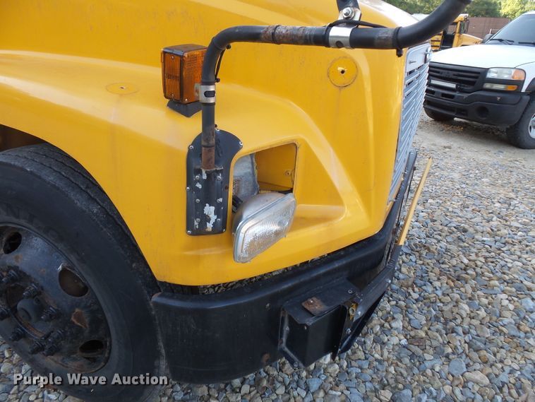 image for item FU9300 2005 Freightliner FS65 Thomas school bus