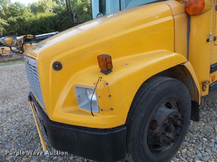 image for item FU9300 2005 Freightliner FS65 Thomas school bus