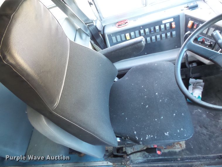 image for item FU9300 2005 Freightliner FS65 Thomas school bus