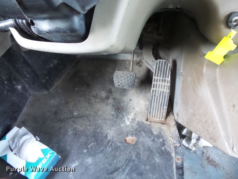 image for item FU9300 2005 Freightliner FS65 Thomas school bus