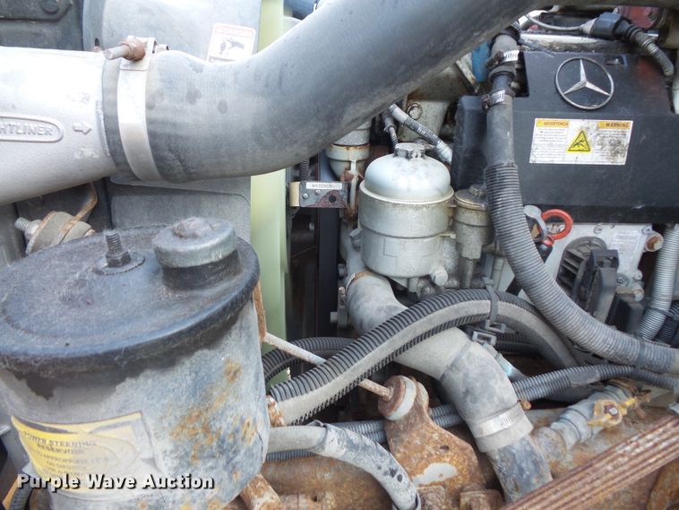 image for item FU9300 2005 Freightliner FS65 Thomas school bus