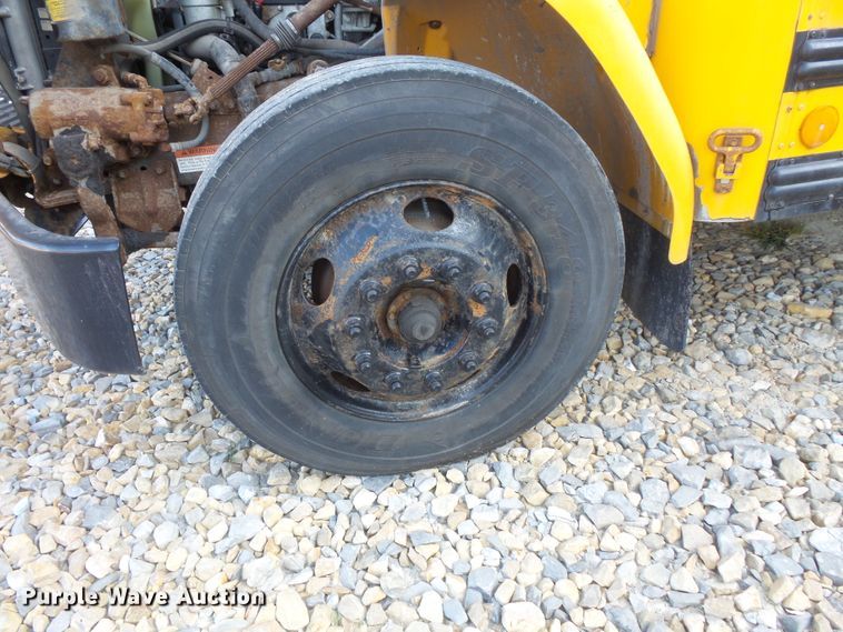 image for item FU9300 2005 Freightliner FS65 Thomas school bus