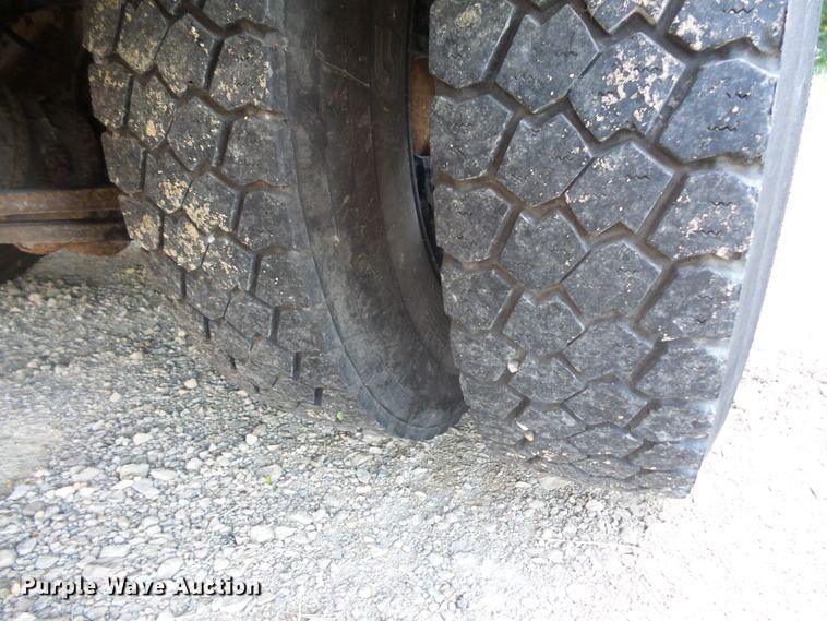 image for item FU9300 2005 Freightliner FS65 Thomas school bus