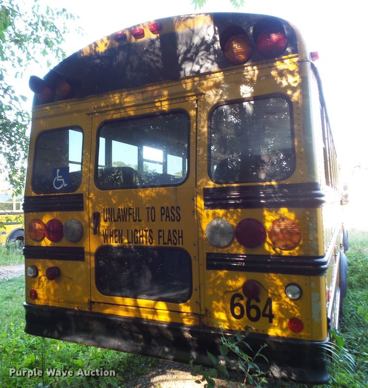 image for item FU9302 2003 Thomas Built Saf-T-Liner MVP EF school bus