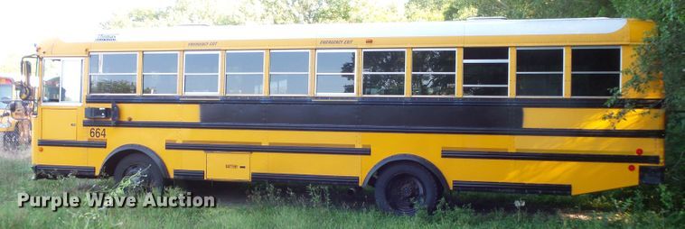 image for item FU9302 2003 Thomas Built Saf-T-Liner MVP EF school bus