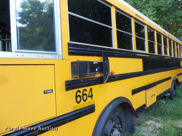 image for item FU9302 2003 Thomas Built Saf-T-Liner MVP EF school bus