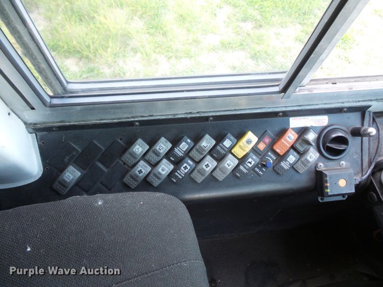 image for item FU9302 2003 Thomas Built Saf-T-Liner MVP EF school bus